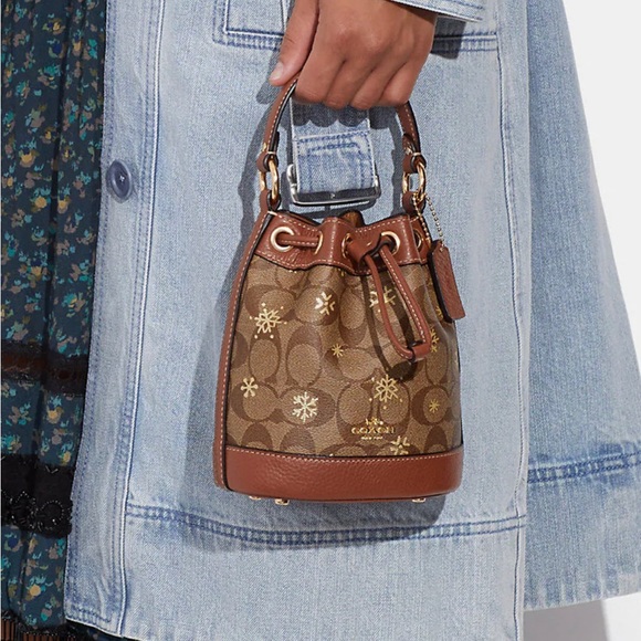 Coach Dempsey Drawstring Bucket Bag 15 In Signature Canvas With Snowflake Print - Picture 2 of 8